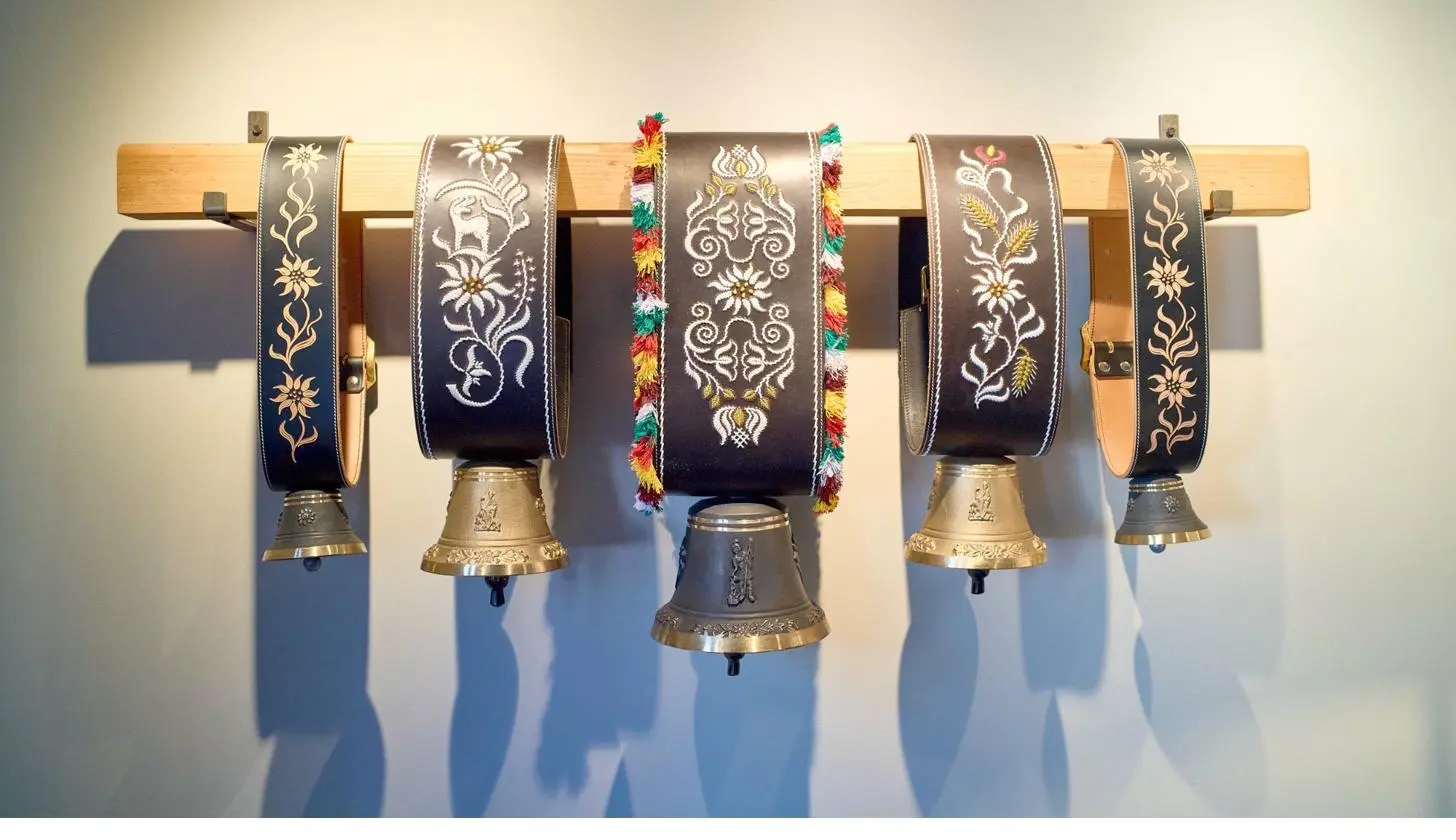Alpine cowbells Glocken with hand-embroidered leather Riemen straps, Tirol