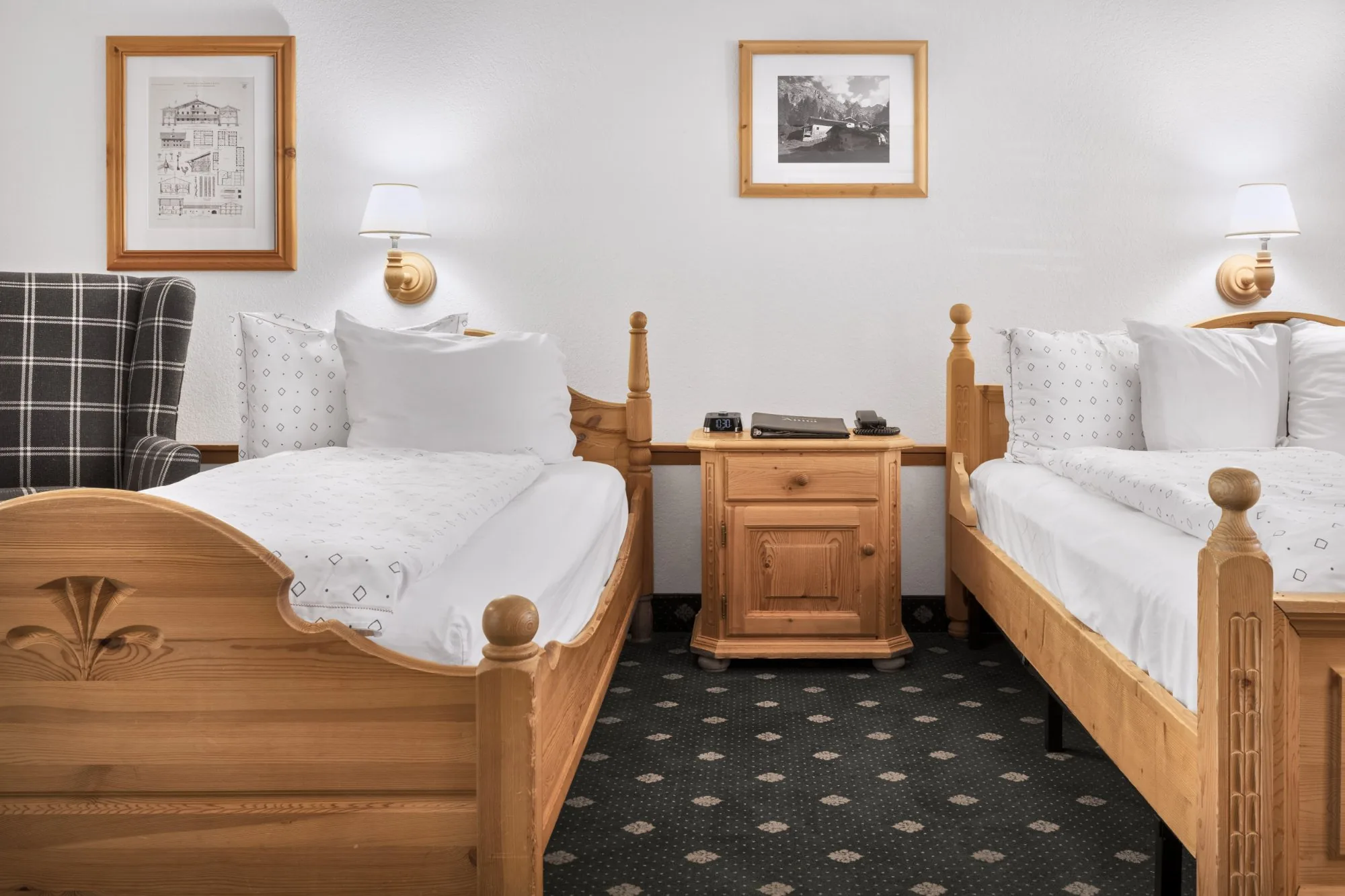 Inntal — carved pine twin bed footboards with shared nightstand