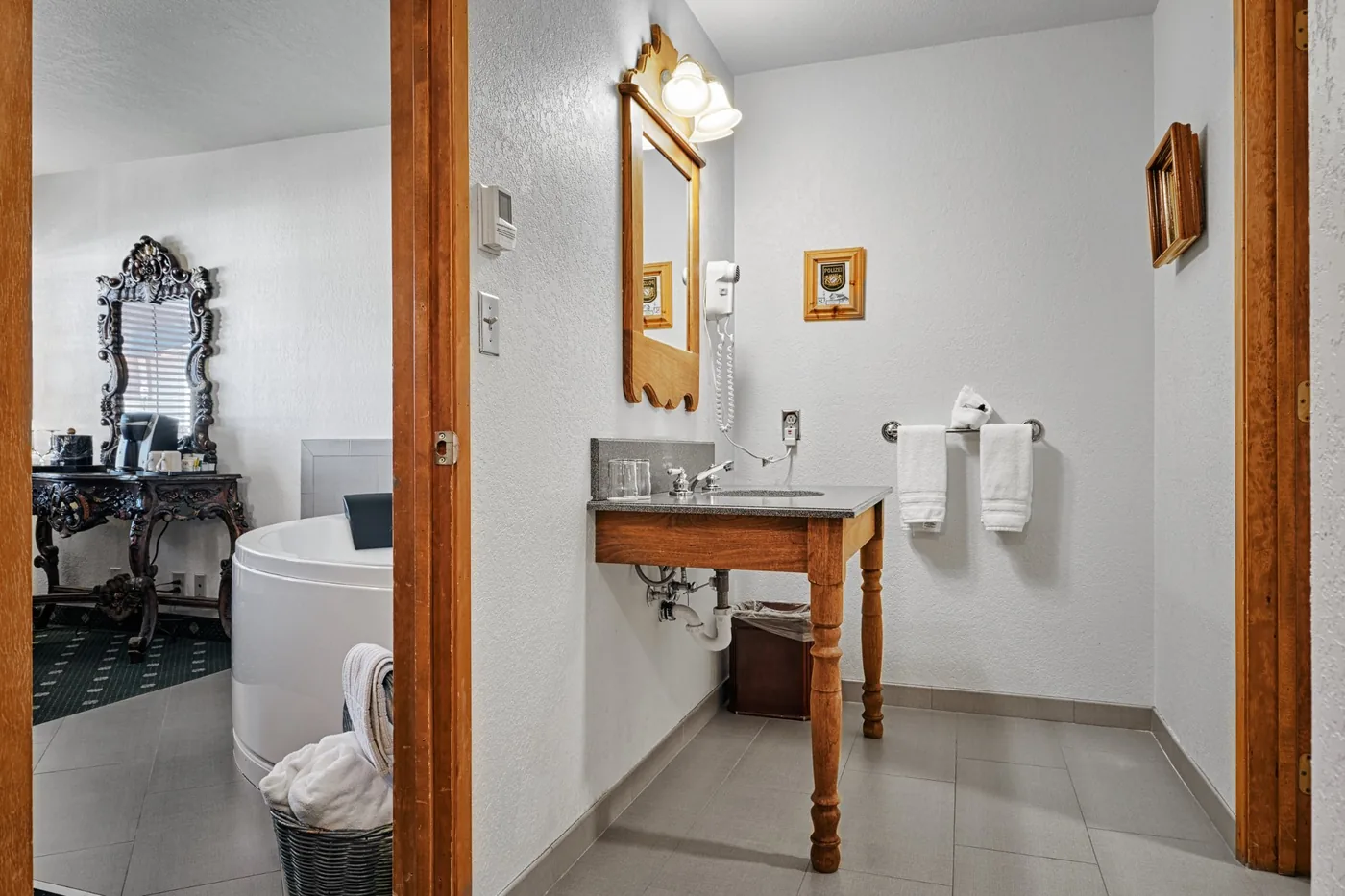 Ottman Suite Jacuzzi